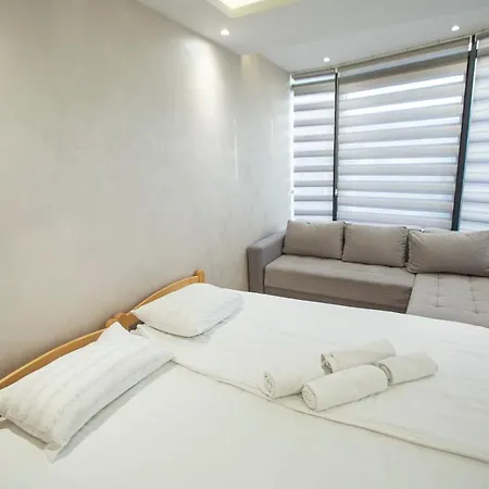 Apartmani Umayah-Dubai アパート *